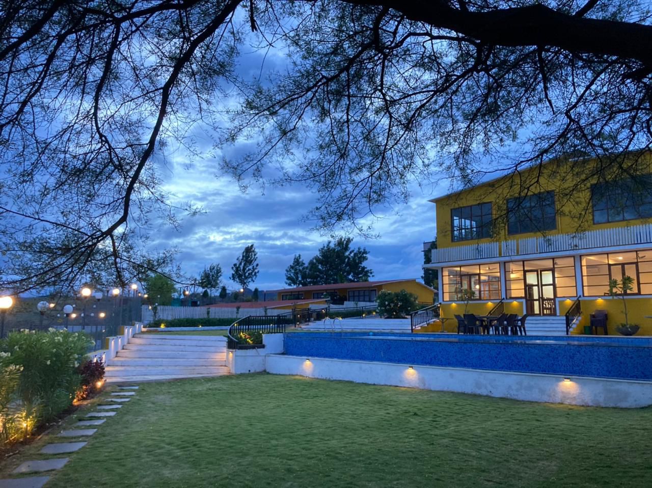 What September Actually Looks Like at a Lakeside Resort Near Pune